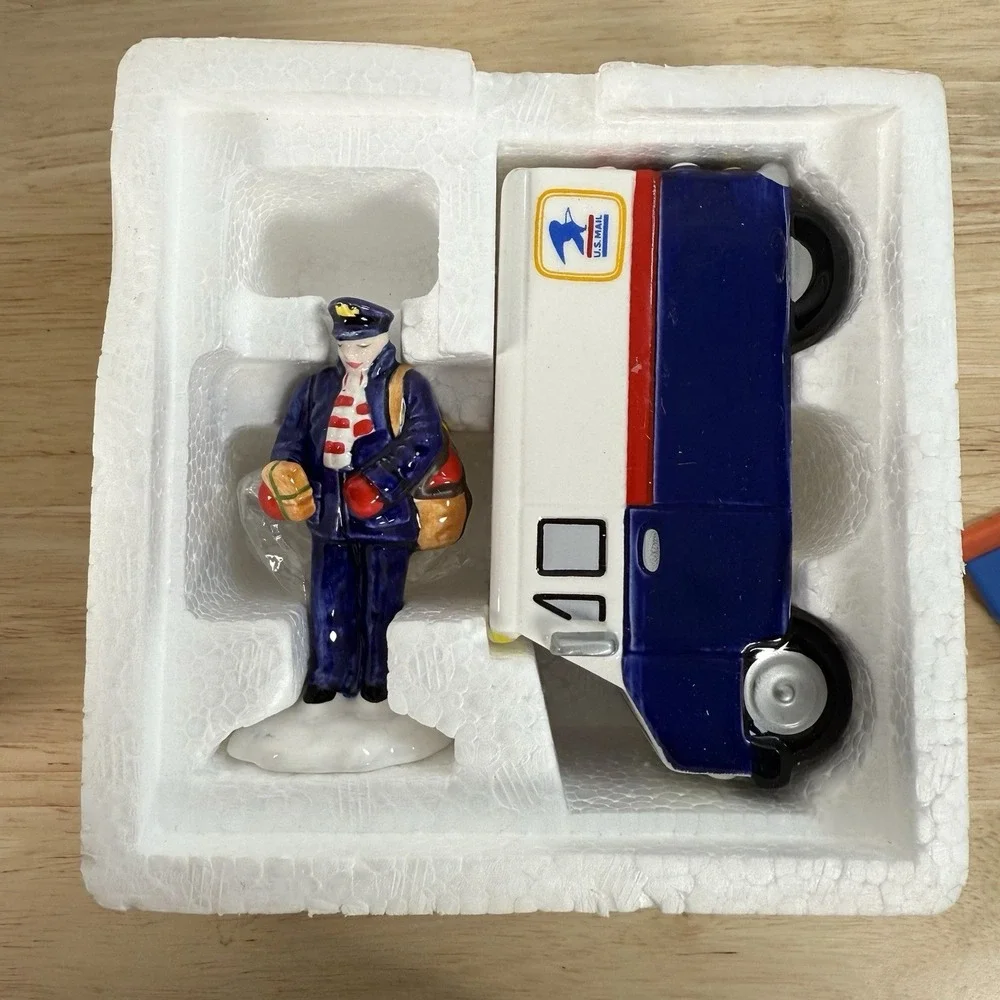 Department 56 Original‎ Snow Village Special Delivery Set of 2 #51977 W/Box
